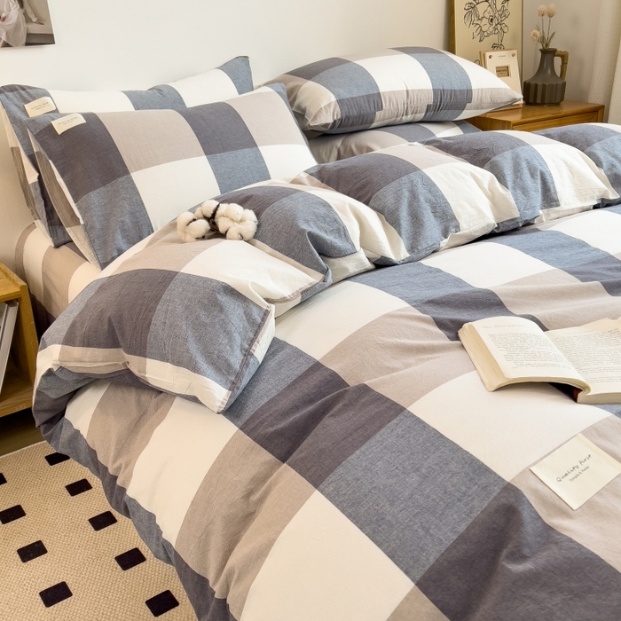 91家纺网 家纺一手货源 找家纺 2024新款无印风水洗棉亲肤简约学生三件套 深蓝大格