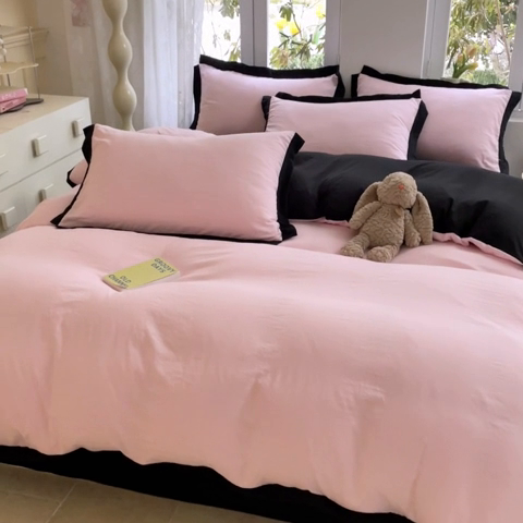 91家纺网 家纺一手货源 找家纺 慕澄家纺 2024新款美拉德风双拼四件套 美拉德-粉+黑