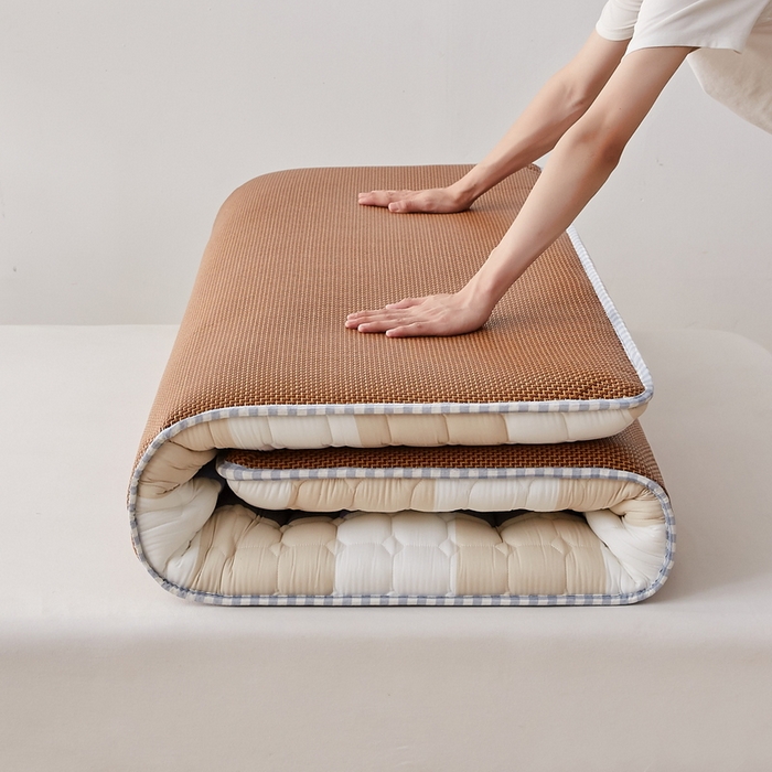 91家纺网 家纺一手货源 找家纺 卡派 2024新款大床乳胶椰棕床垫（无印家居风） 蓝大格