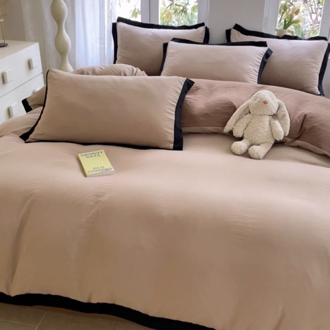 91家纺网 家纺一手货源 找家纺 慕澄家纺 2024新款美拉德风双拼四件套 美拉德-浅米+咖