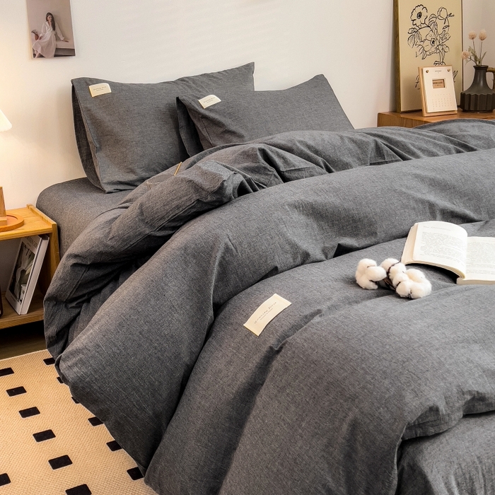 91家纺网 家纺一手货源 找家纺 2024新款无印风水洗棉亲肤简约学生三件套 低调灰