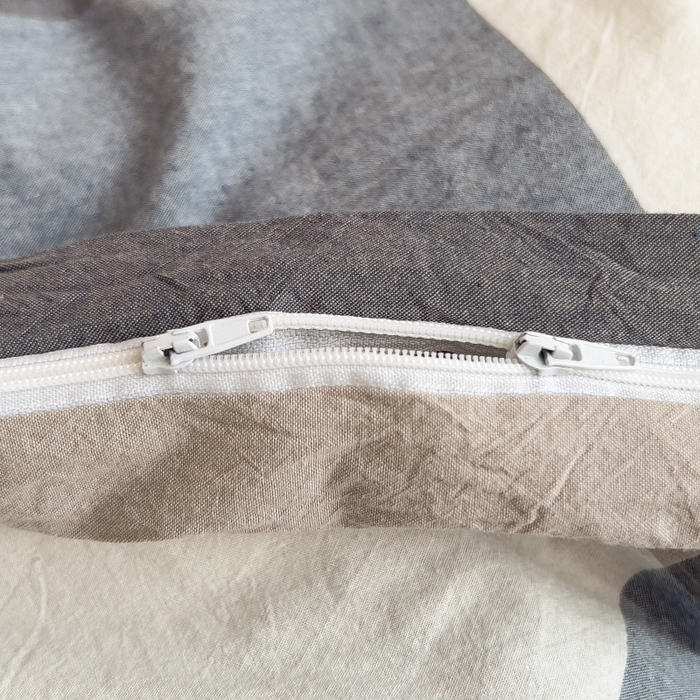 91家纺网 家纺一手货源 找家纺 2024新款无印风水洗棉亲肤简约学生三件套 深蓝大格