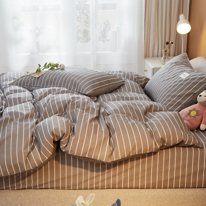 91家纺网 家纺一手货源 找家纺 2024新款无印风水洗棉亲肤简约学生三件套 麻灰白条