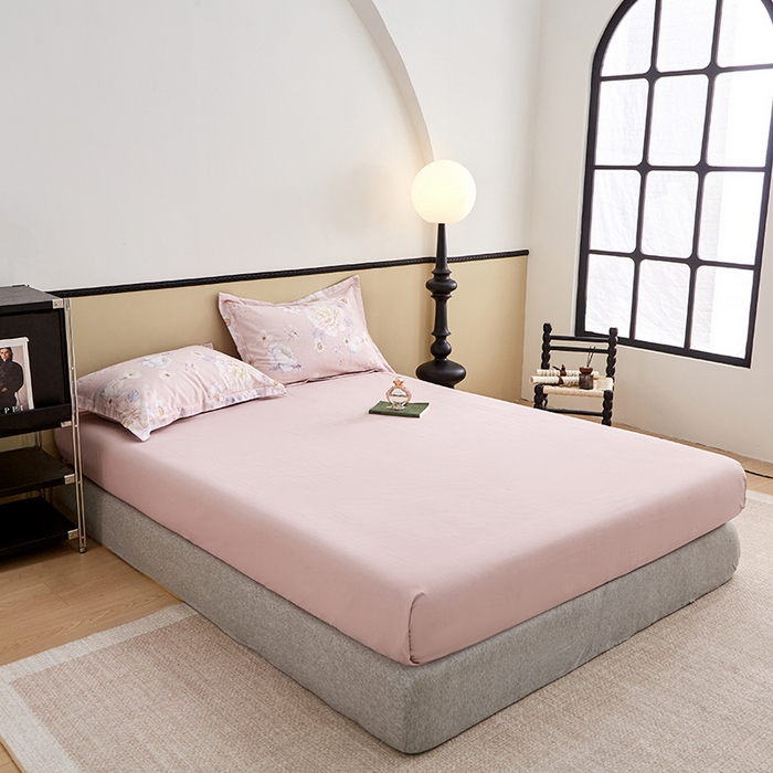 91家纺网 家纺一手货源 找家纺 橙艺家居 2024新款全棉超柔生态磨毛四件套全棉四件套纯棉四件套 回眸一笑-粉