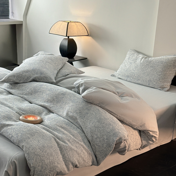 91家纺网 家纺一手货源 找家纺 博雅 2024新款全棉提花三层纱磨毛四件套（上图送2000元货款） 摩登森林（兰）