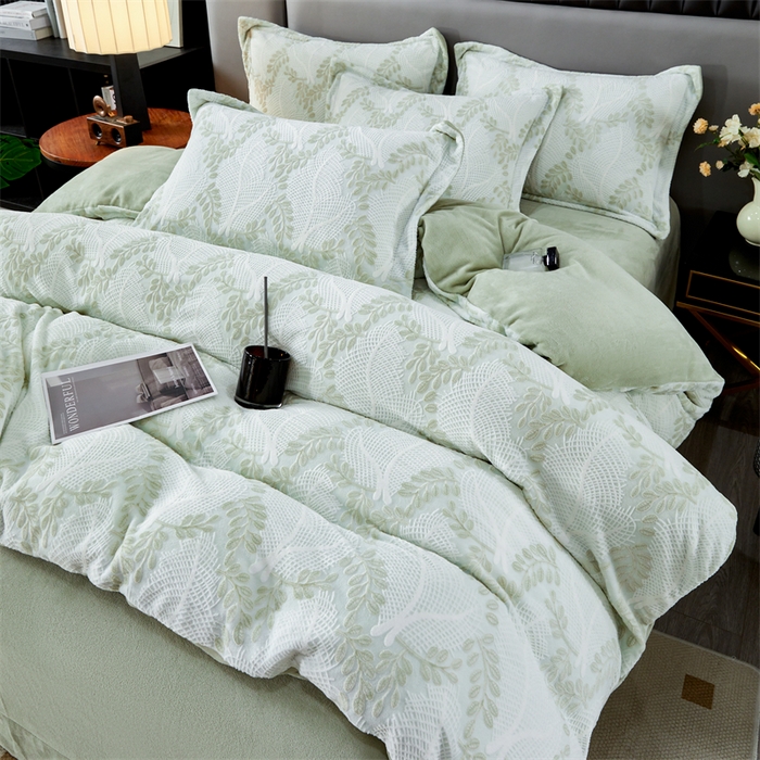 91家纺网 家纺一手货源 找家纺 2024新款A类8斤雕花绒牛奶绒四件套 秋思-绿