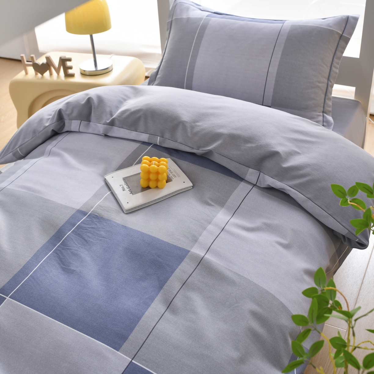 91家纺网 家纺一手货源 找家纺 优尚 2025全棉纯棉磨毛喷气印花学生三件套 蓝梦心格