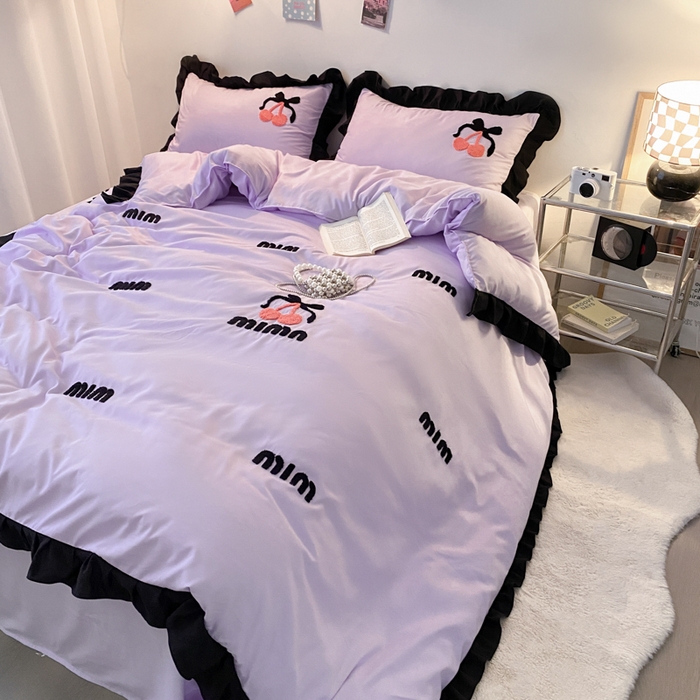 91家纺网 家纺一手货源 找家纺 泉欣家纺 2024新品韩式公主风毛巾绣花水洗棉四件套（专板花型） 字母樱桃   香芋紫