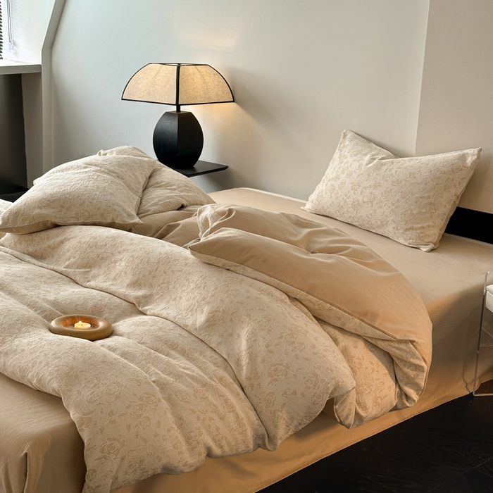 91家纺网 家纺一手货源 找家纺 博雅 2024新款全棉提花三层纱磨毛四件套（上图送2000元货款） 洛丽塔（米）