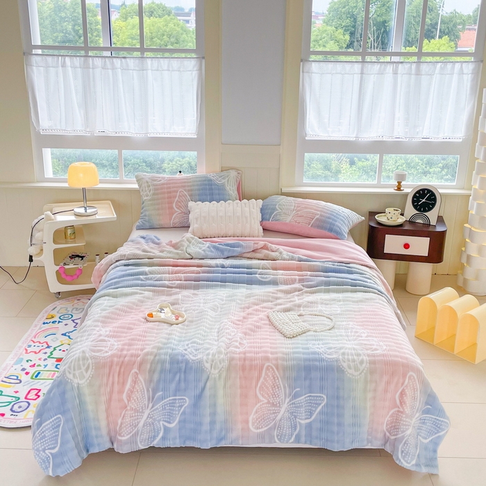 91家纺网 家纺一手货源 找家纺 言熙居家纺 2024新款AB版多功能盖毯被套 蝴蝶-粉蓝