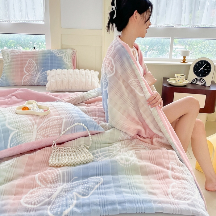 91家纺网 家纺一手货源 找家纺 言熙居家纺 2024新款AB版多功能盖毯被套 蝴蝶-粉蓝