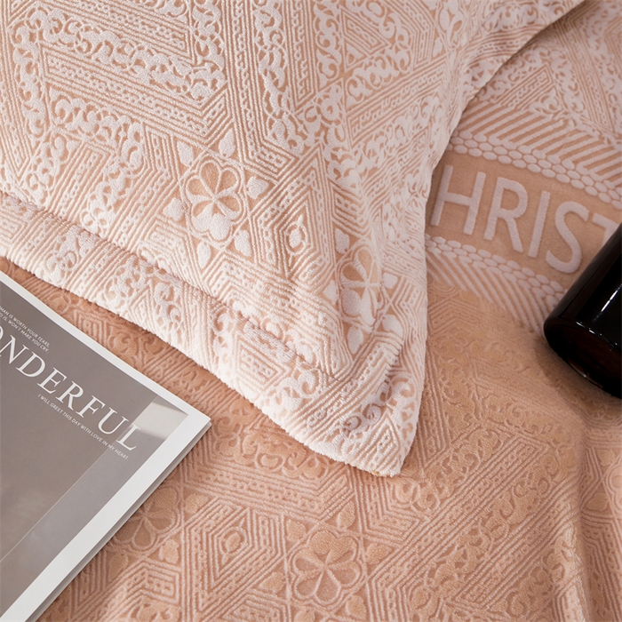 91家纺网 家纺一手货源 找家纺 2024新款A类8斤雕花绒牛奶绒四件套 梵音黄