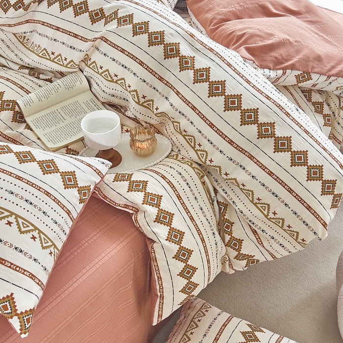 91家纺网 家纺一手货源 找家纺 富之航 2024新款云纱棉四件套现货供应 几何梦境