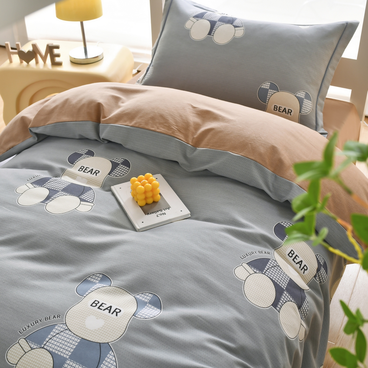 91家纺网 家纺一手货源 找家纺 优尚 2025全棉纯棉磨毛喷气印花学生三件套 星辉熊语