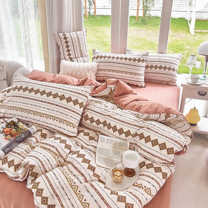 91家纺网 家纺一手货源 找家纺 富之航 2024新款云纱棉四件套现货供应 几何梦境