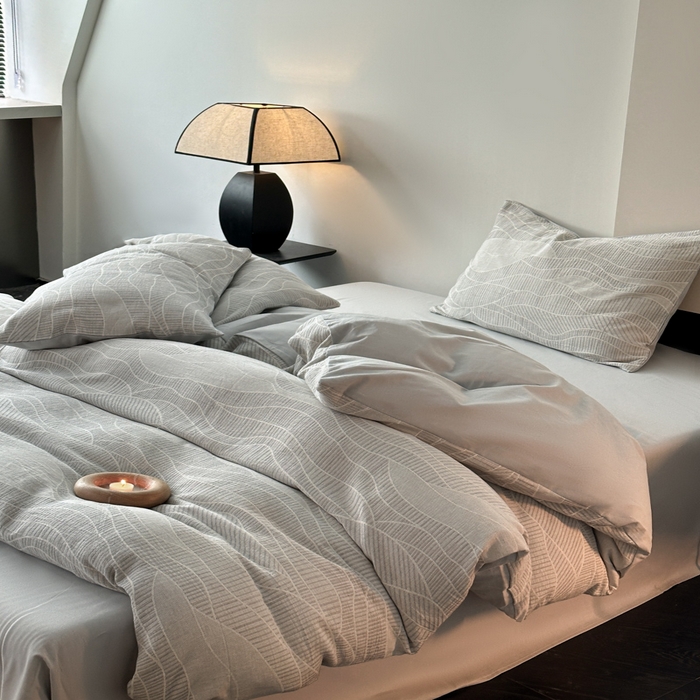 91家纺网 家纺一手货源 找家纺 博雅 2024新款全棉提花三层纱磨毛四件套（上图送2000元货款） 塞纳河畔（灰）