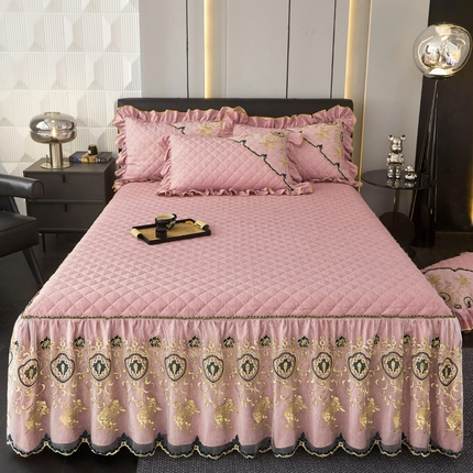 91家纺网 家纺一手货源 找家纺 （总）罗艺轩 2024新款色织蕾丝夹棉床裙三件套-皇家贵族