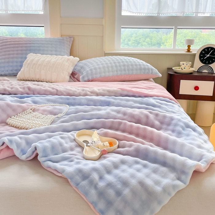 91家纺网 家纺一手货源 找家纺 言熙居家纺 2024新款AB版多功能盖毯被套 泡芙-蓝粉