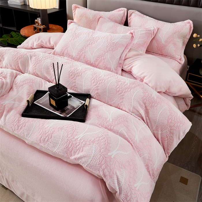 91家纺网 家纺一手货源 找家纺 2024新款A类8斤雕花绒牛奶绒四件套 秋思-粉