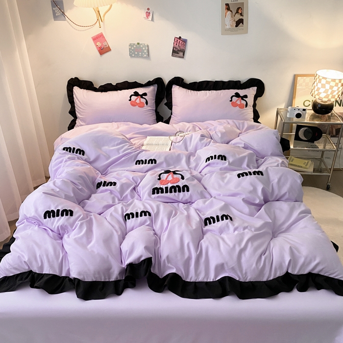 91家纺网 家纺一手货源 找家纺 泉欣家纺 2024新品韩式公主风毛巾绣花水洗棉四件套（专板花型） 字母樱桃   香芋紫