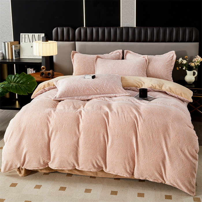 91家纺网 家纺一手货源 找家纺 2024新款A类8斤雕花绒牛奶绒四件套 梵音黄