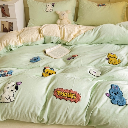 91家纺网 家纺一手货源 找家纺 韩巢家纺 2024新款四季通用超柔水洗棉毛巾绣四件套-动物乐园系列（提供卖家秀） 动物乐园浅绿黄