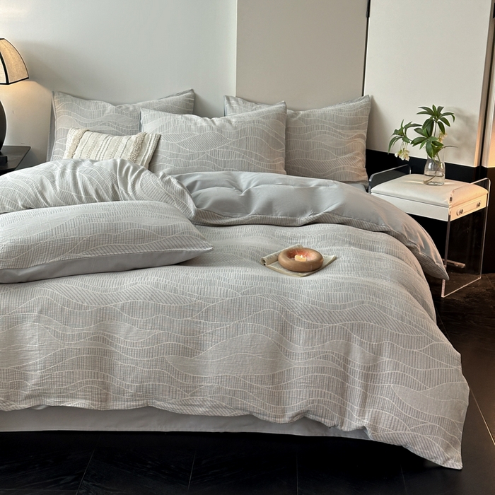 91家纺网 家纺一手货源 找家纺 博雅 2024新款全棉提花三层纱磨毛四件套（上图送2000元货款） 塞纳河畔（灰）