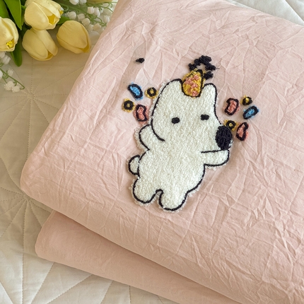 91家纺网 家纺一手货源 找家纺 韩巢家纺 2024新款四季通用超柔水洗棉毛巾绣单件被套-动物乐园系列（提供卖家秀 ） 动物乐园浅粉