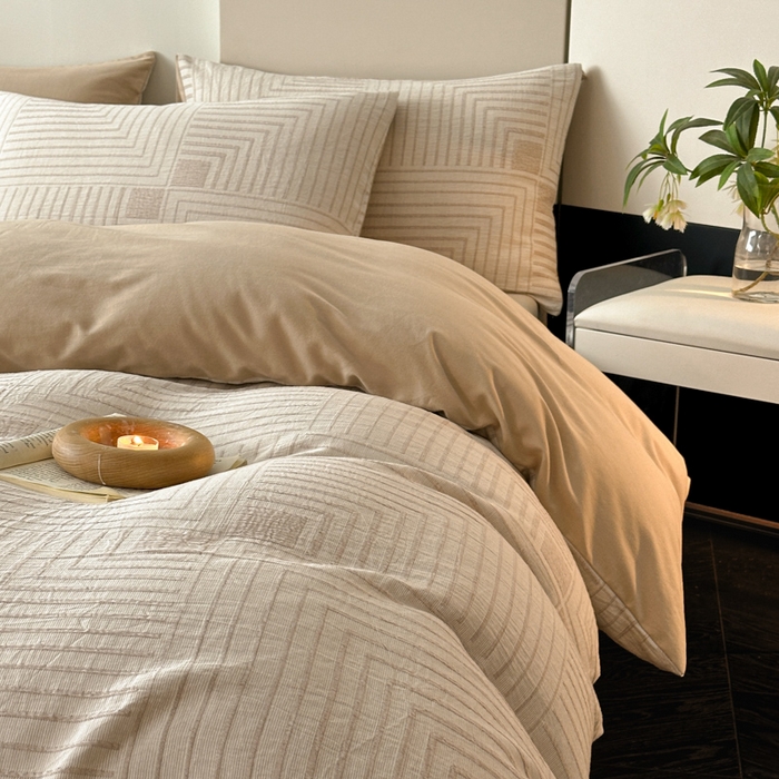 91家纺网 家纺一手货源 找家纺 博雅 2024新款全棉提花三层纱磨毛四件套（上图送2000元货款） 意象空间（棕）