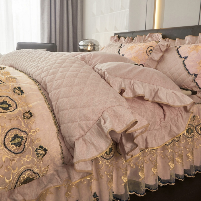 91家纺网 家纺一手货源 找家纺 罗艺轩 2024新款色织蕾丝夹棉床裙款四件套-皇家贵族 皇家贵族-奶茶色