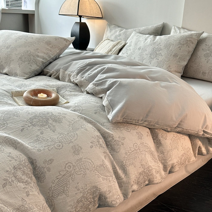 91家纺网 家纺一手货源 找家纺 博雅 2024新款全棉提花三层纱磨毛四件套（上图送2000元货款） 玫瑰面纱（灰）