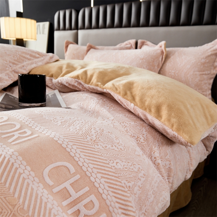 91家纺网 家纺一手货源 找家纺 2024新款A类8斤雕花绒牛奶绒四件套 梵音黄