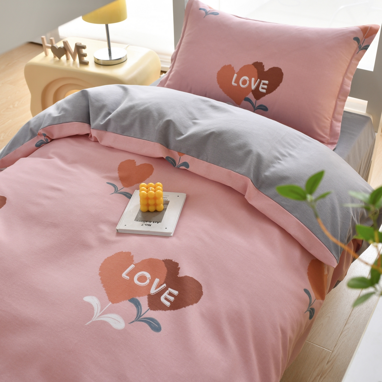 91家纺网 家纺一手货源 找家纺 优尚 2025全棉纯棉磨毛喷气印花学生三件套 绯心绣语