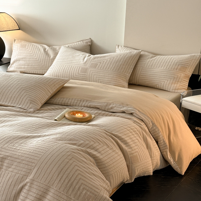 91家纺网 家纺一手货源 找家纺 博雅 2024新款全棉提花三层纱磨毛四件套（上图送2000元货款） 意象空间（棕）