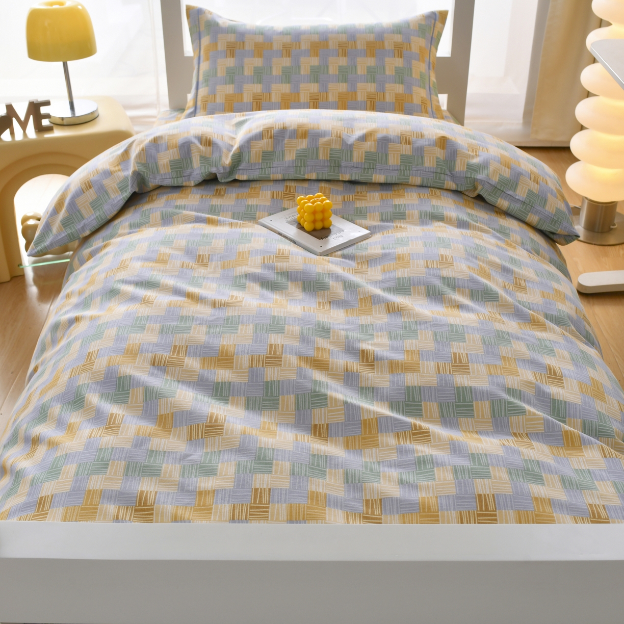 91家纺网 家纺一手货源 找家纺 优尚 2025全棉纯棉磨毛喷气印花学生三件套 林间织梦