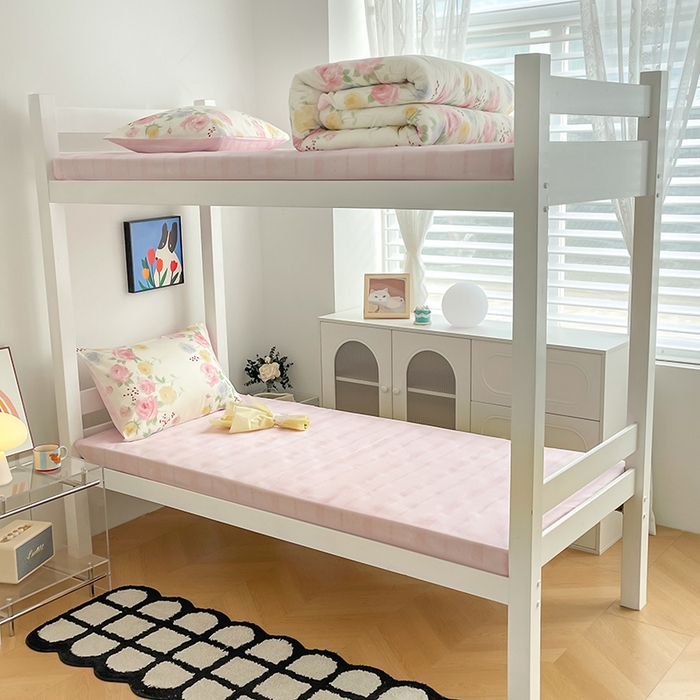 91家纺网 家纺一手货源 找家纺 蓝邻家纺 2024新款小清新印花全棉四件套学生宿舍三件套 筱薇