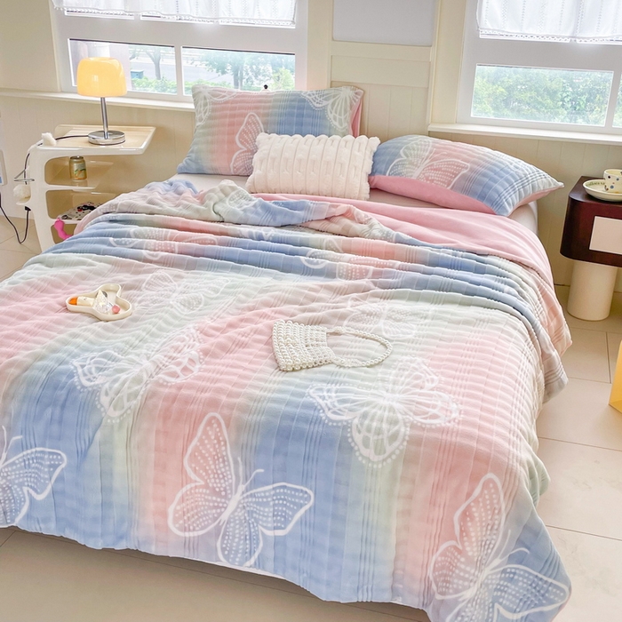 91家纺网 家纺一手货源 找家纺 言熙居家纺 2024新款AB版多功能盖毯被套 蝴蝶-粉蓝