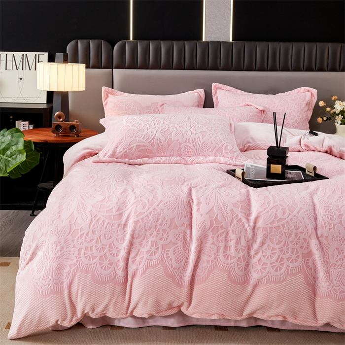 91家纺网 家纺一手货源 找家纺 2024新款A类8斤雕花绒牛奶绒四件套 蔷薇花语-粉