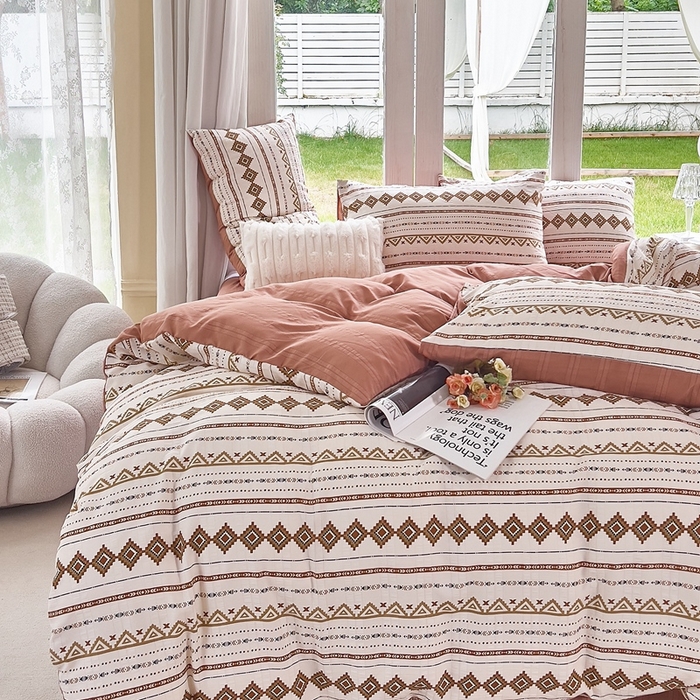 91家纺网 家纺一手货源 找家纺 富之航 2024新款云纱棉四件套现货供应 几何梦境