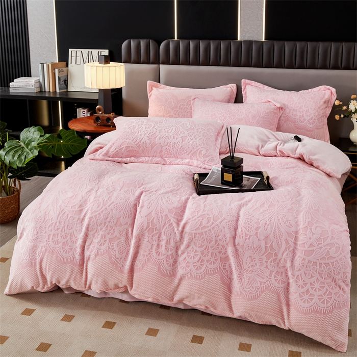 91家纺网 家纺一手货源 找家纺 2024新款A类8斤雕花绒牛奶绒四件套 蔷薇花语-粉