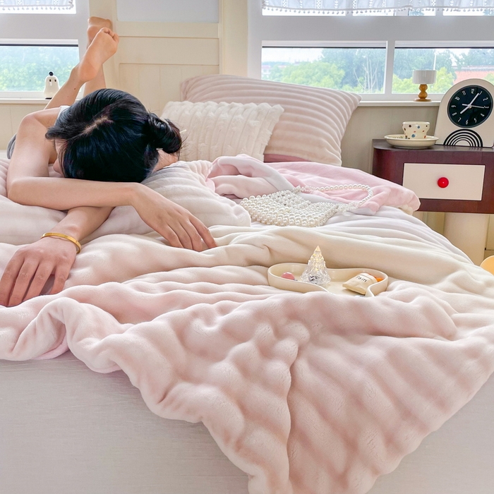 91家纺网 家纺一手货源 找家纺 言熙居家纺 2024新款AB版多功能盖毯被套 泡芙-粉白