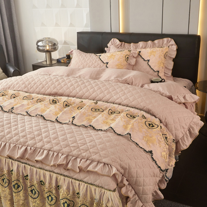 91家纺网 家纺一手货源 找家纺 罗艺轩 2024新款色织蕾丝夹棉床裙款四件套-皇家贵族 皇家贵族-奶茶色