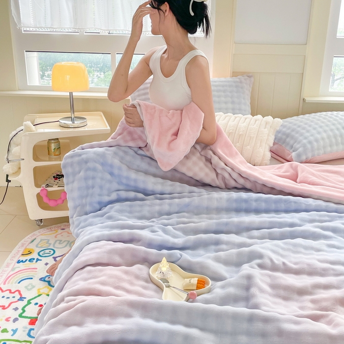 91家纺网 家纺一手货源 找家纺 言熙居家纺 2024新款AB版多功能盖毯被套 泡芙-蓝粉