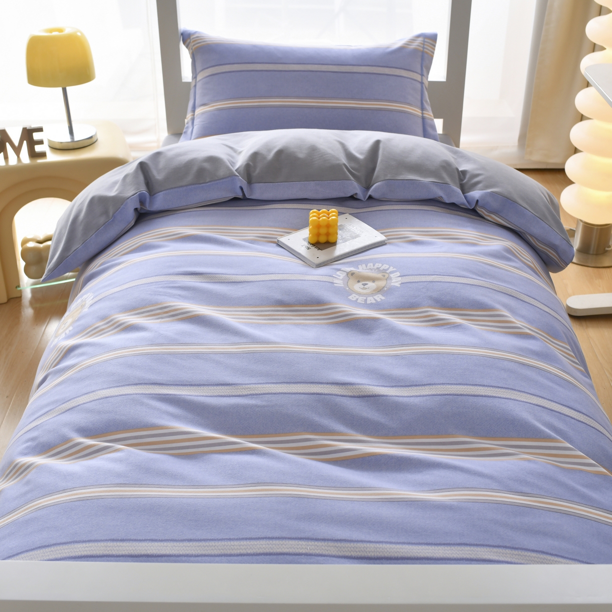 91家纺网 家纺一手货源 找家纺 优尚 2025全棉纯棉磨毛喷气印花学生三件套 星梦蓝语