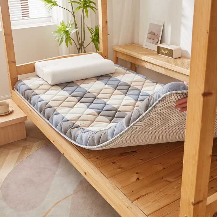 91家纺网 家纺一手货源 找家纺 迪乐妮 2024新款单人床乳胶椰棕床垫 蓝大格