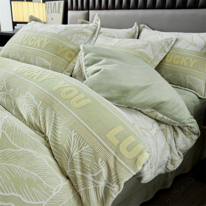 91家纺网 家纺一手货源 找家纺 2024新款A类8斤雕花绒牛奶绒四件套 叶霖-绿