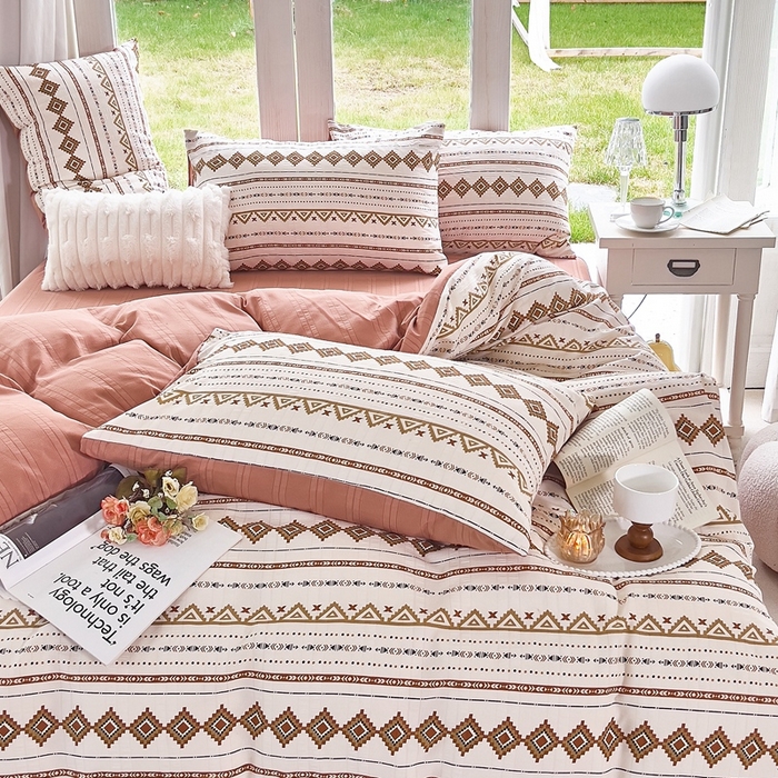 91家纺网 家纺一手货源 找家纺 富之航 2024新款云纱棉四件套现货供应 几何梦境