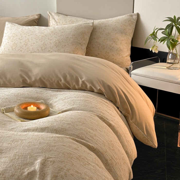 91家纺网 家纺一手货源 找家纺 博雅 2024新款全棉提花三层纱磨毛四件套（上图送2000元货款） 洛丽塔（米）