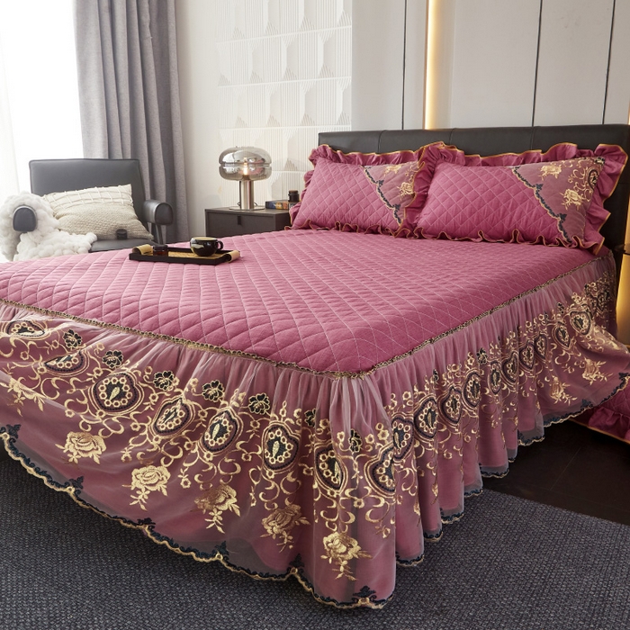 91家纺网 家纺一手货源 找家纺 罗艺轩 2024新款色织蕾丝夹棉床裙三件套-皇家贵族 皇家贵族-珊瑚红