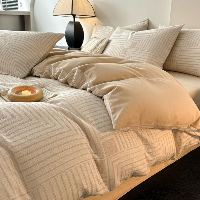 91家纺网 家纺一手货源 找家纺 博雅 2024新款全棉提花三层纱磨毛四件套（上图送2000元货款） 意象空间（棕）